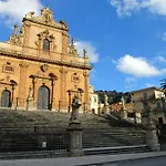 Palazzo Santa Rosalia فندق مبيت وإفطار